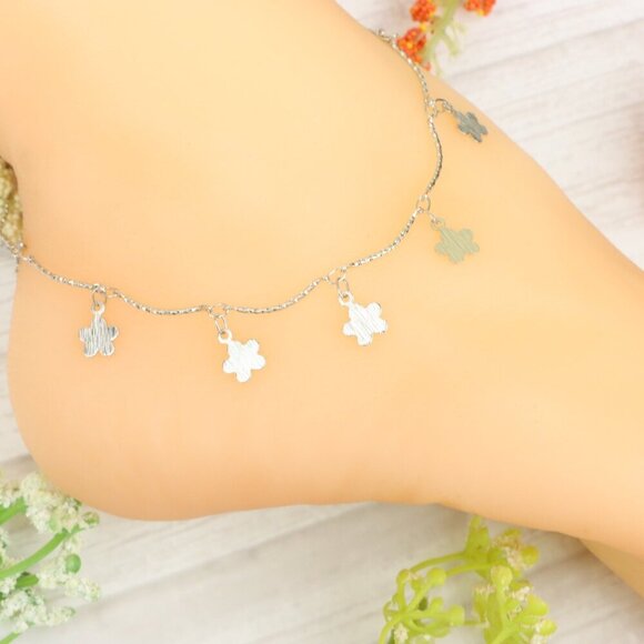 "Handmade Anklet – Elegant & Delicate Jewelry for Women | UNVRC1085 - Picture 3 of 10
